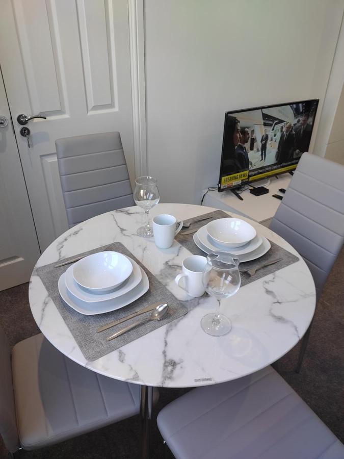 Top Quality Modern Southsea Garden Apartment Sleeps 4 People Portsmouth Exteriér fotografie
